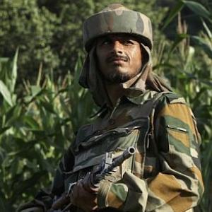 Pakistani troops pound Indian posts along LoC