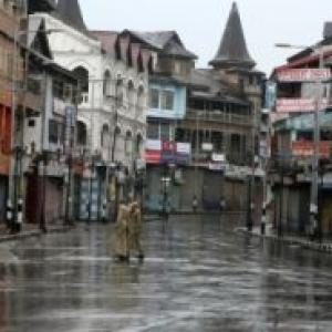 Curfew continues in major towns of South Kashmir