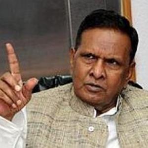Beni Prasad now claims threat to his life from Mulayam