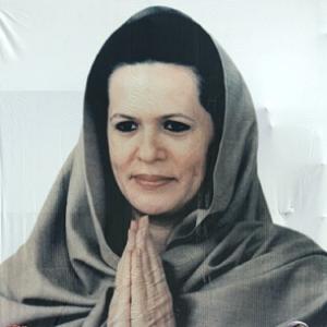 UPA committed to give basic facilities to all: Sonia