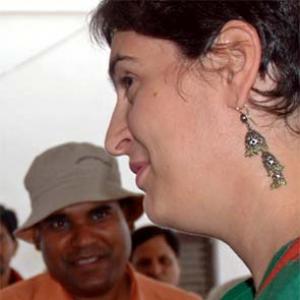 Exclusive! Priyanka may campaign for Mistry in Vadodara