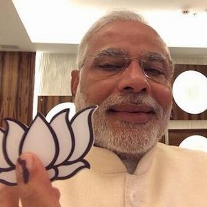 Move over, the Oscar selfie! The Narendra Modi selfie is here
