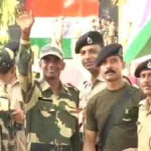 Pakistan hands over captured BSF jawan