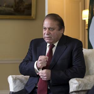 Sharif vows to prevent being toppled on Thursday