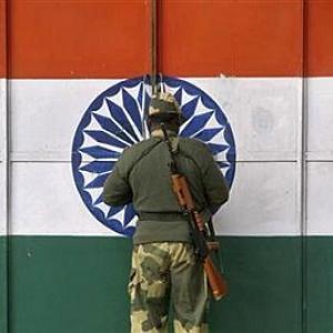 After 45-minute talks at border, India and Pakistan only agree to talk more
