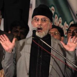 Pakistani cleric issues new 24-hour deadline for Sharif to resign