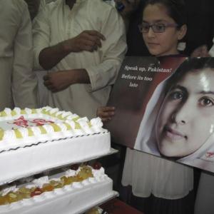 After Nobel win, 'Malala zindabad' chants break out in Pakistan
