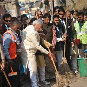 Modi nominates Ganguly, Mumbai's 'Dabbewale' to take up the broom