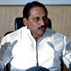 Andhra CM goes on 'silent dharna' against Telangana