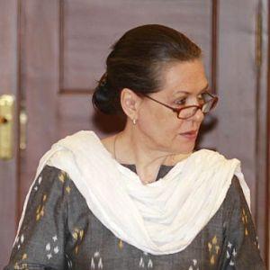 Sonia snubs Dwivedi, says no ambiguity over Cong's stand on reservations