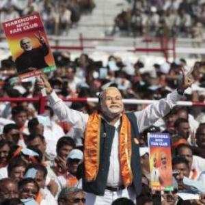 AAP slams Modi, wants him to declare money spent on rallies