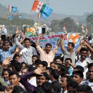 Rahul's road show turns traffic stopper in Assam