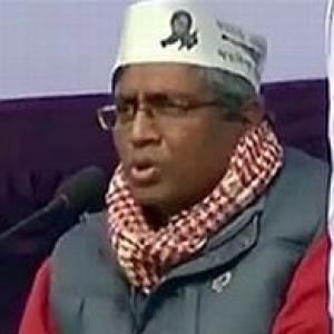 Complaint against AAP's Ashutosh for blog defending tainted minister