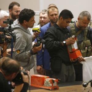 Black boxes of downed MH17 arrives in UK for examination