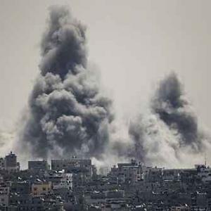 Fighting resumes in Gaza after lull; toll mounts to 1,046