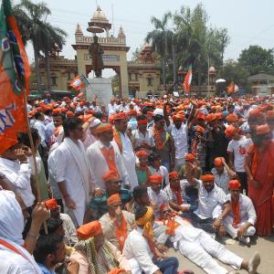 BJP vs EC: Jaitley, Amit Shah lead Varanasi protest