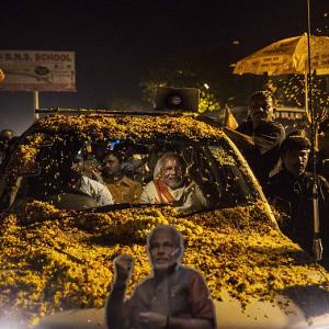 Modi attacks EC, takes out roadshow in Varanasi