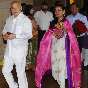52 men to guard Shinde and daughter!
