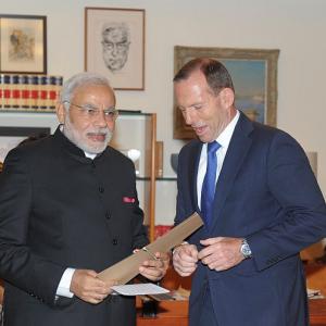 PM gifts Rani Lakshmibai's petition to Abbott