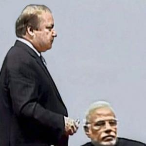 At SAARC summit Modi, Sharif keep each other at arm's length