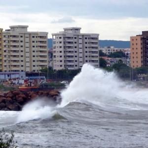 Over 2 lakh evacuated as 'Hudhud' set to hit AP, Odisha coasts