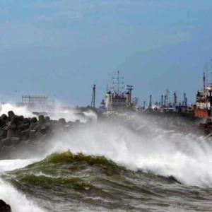 Thousands evacuated as Cyclone Hudhud hurtles towards Andhra, Odisha