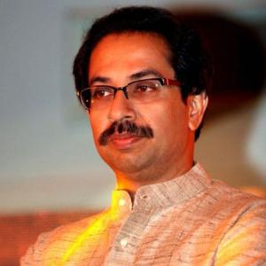 Uddhav holds talks with leaders as Sena forced to wait and watch