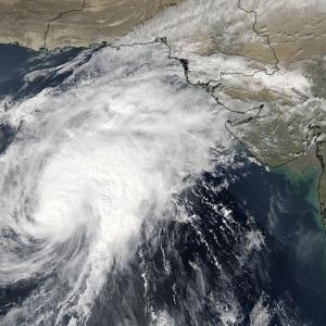 Cyclonic storm Nilofar weakens, will make landfall tonight