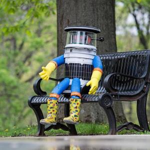This cute hitchhiking robot didn't last 2 weeks in US