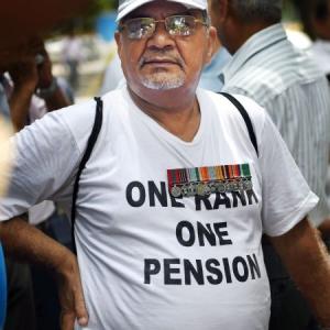 OROP protest outside Jaitley's residence ends, MoS meets veterans