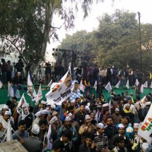 'Paanch saal Kejriwal' chants break out as AAP races to victory