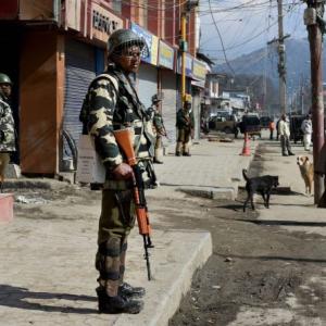 Curfew-like state continues in Srinagar after police shot down protestor