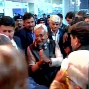 To grab power in Bihar, Nitish flies to Delhi along with 120 MLAs