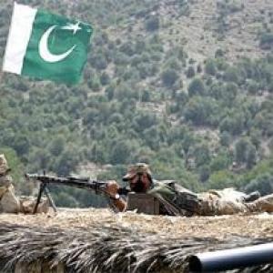 India foils 'major infiltration bid' as Pak violates ceasefire along IB