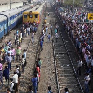 Mumbai: 15 cops, 2 motormen injured as commuters vent anger