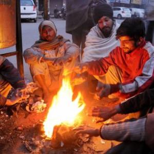 Kashmir continues to shiver as mercury plummets further