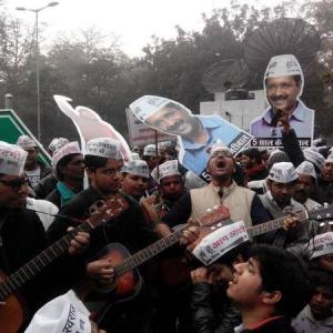 'Kejriwal, Kejriwal' chants break out in Delhi
