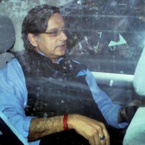 Tharoor grilled for 4 hours in Sunanda case