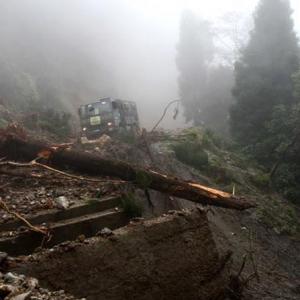 Darjeeling landslide toll mounts to 42