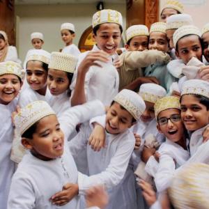 Photos: Eid Mubarak: Hugs, selfies, tweets & more