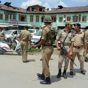 Militants attack 3 mobile telecom showrooms in Srinagar; 1 hurt