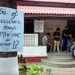 FTII students' protest against Gajendra Chauhan intensifies