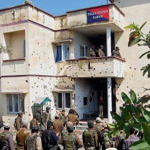 Dressed as army men, terrorists attack Jammu police station