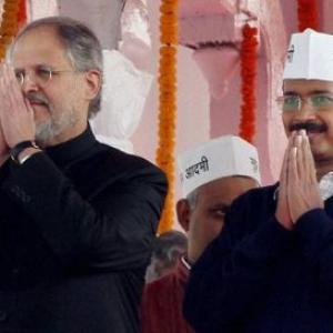 Legal experts back AAP govt's stand in war with Lt Governor