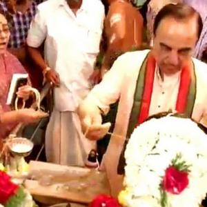 Swamy almost ties the knot at wedding he's invited to bless
