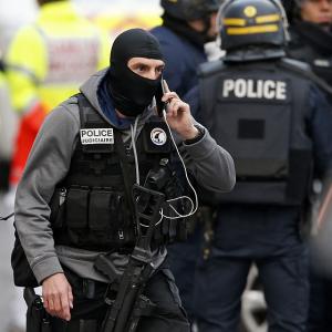 Paris siege rages on for 5 hours, 3 killed, 5 arrested
