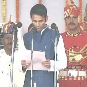 Lalu's son interrupted twice for mispronoucing Hindi oath