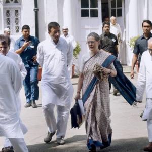 Modi's poll promises were nothing more than 'hawabaazi': Sonia