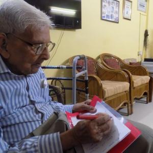 Age no bar: This 96-year-old student wants to be an economist