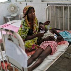 Dengue death outrage: Delhi govt to buy 1,000 new beds for patients
